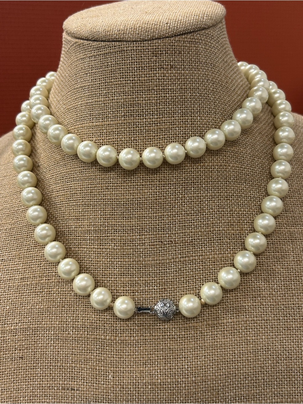 Classic Cream faux Pearl Necklace with Decorative Clasp